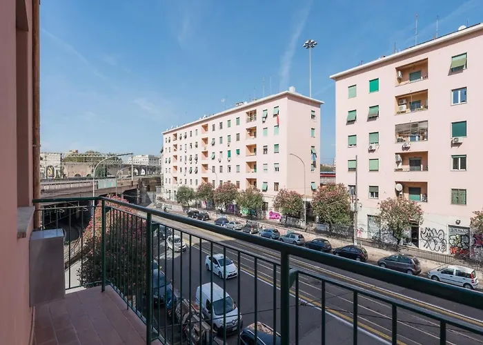 The Rent - Bright Near Pigneto Appartement *